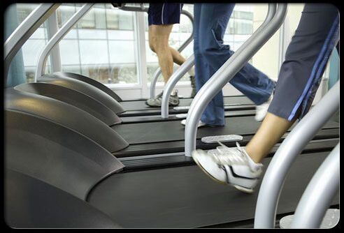 Menjalankan latihan trek